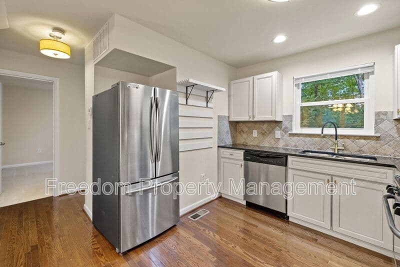Woodbridge House: 5256 Sudberry Ln
