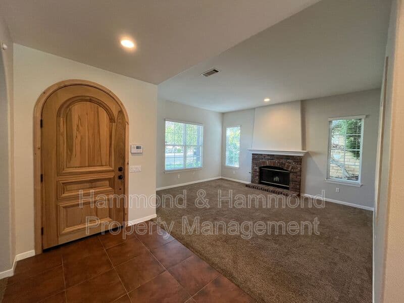 Simi Valley House: 5552 Evening Sky Dr