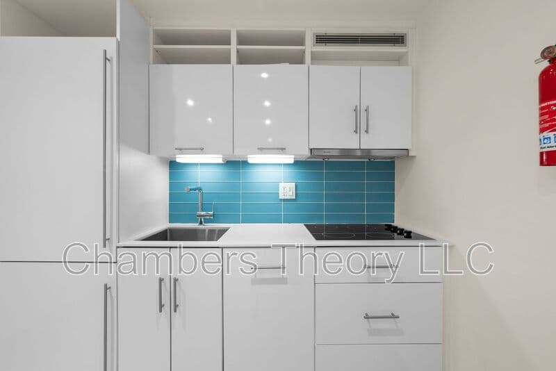 Washington Condo: 2422 17th St