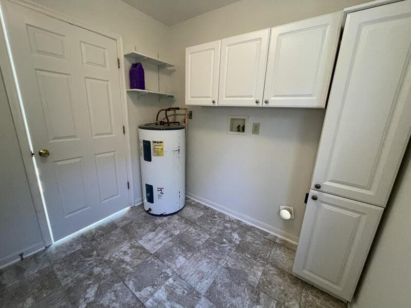 King George House: 10197 Madison Dr