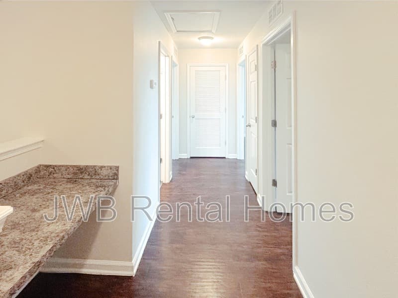 Jacksonville House: 3038 Rayford St