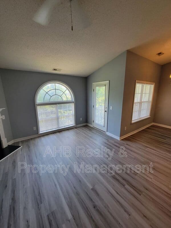 Burlington House: 3473-3C Forestdale Dr.