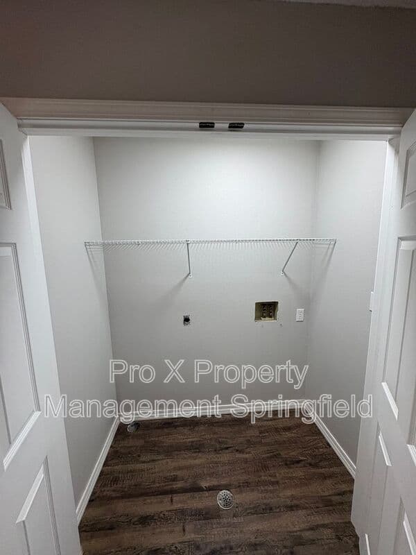 Springfield Condo: 1138 E Walnut St
