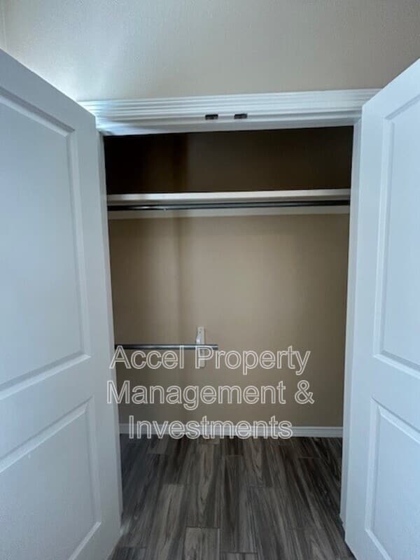 Mission Condo: 1008 W La Pointe