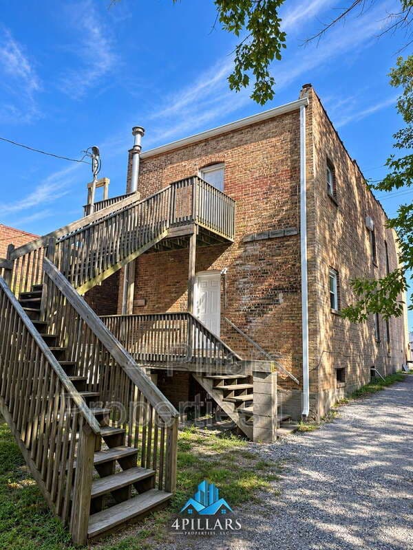East Chicago Condo: 803 East Chicago Avenue