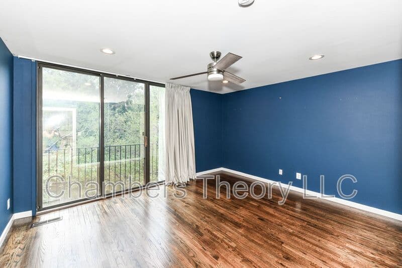 Reston House: 11475 Washington Plz W