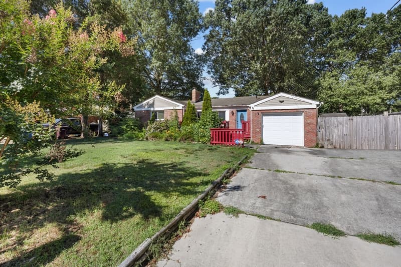 Chesapeake House: 1204 Fontana Avenue