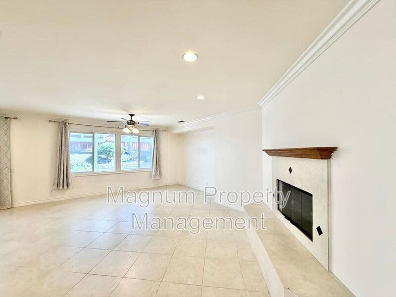 Winchester House: 35186 Orchid Dr