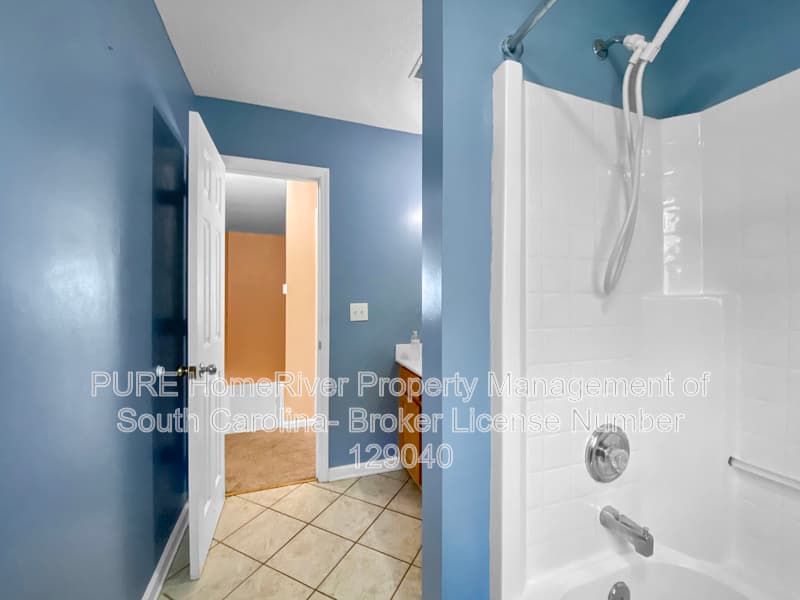 Goose Creek House: 109 Rockdale Ln