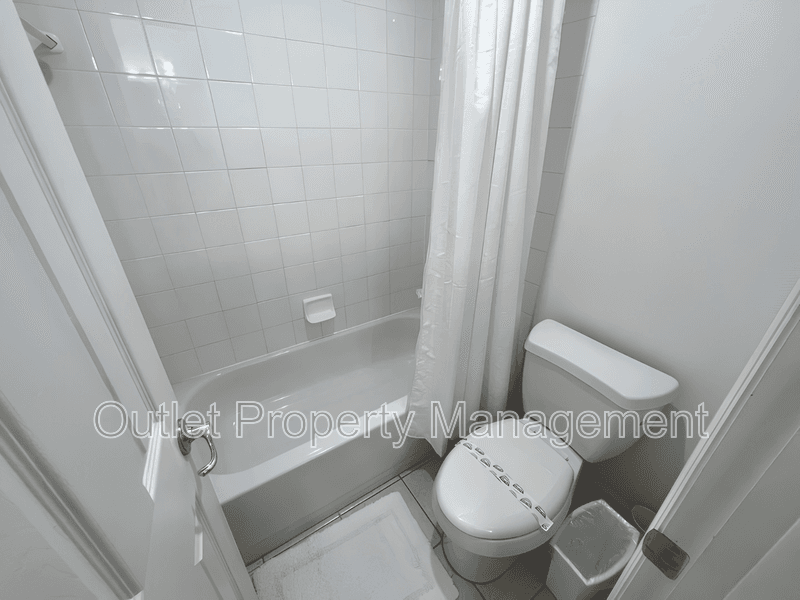 Davenport House: 122 Highgate Park Blvd