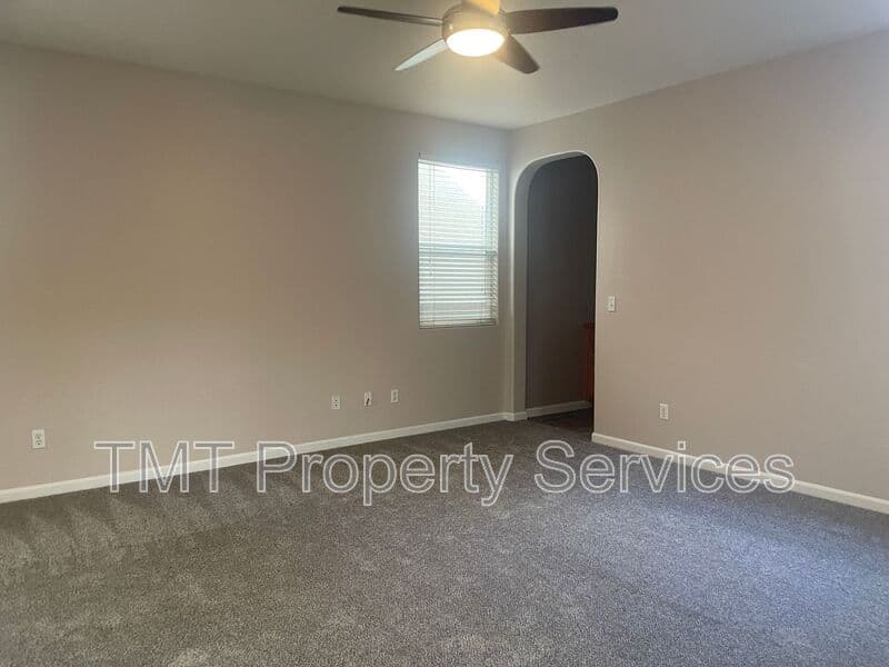 Elk Grove House: 8814 Wheelton Rd