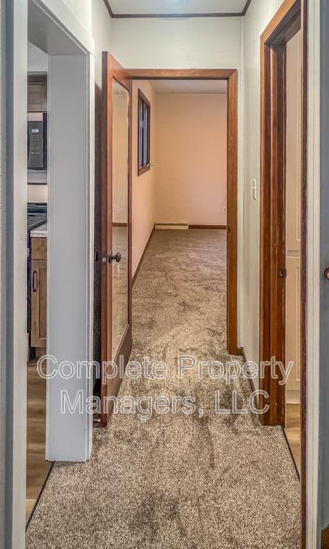 Owatonna House: 118 Franklin Avenue
