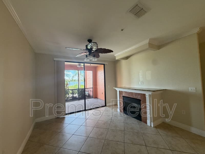 Clearwater Condo: 2747 Via Capri