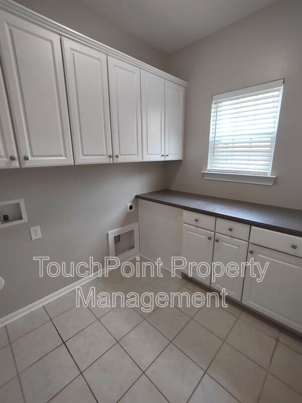 Charlotte House: 10114 Whiteburn Ct