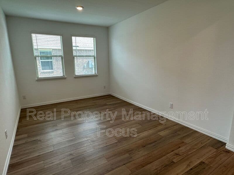 Fate House: 239 Jenkinson Dr