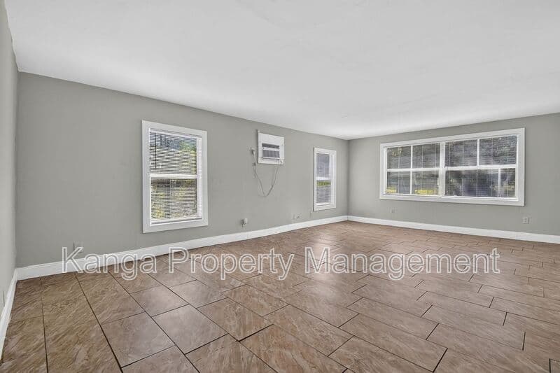 West Palm Beach Condo: 885 7th St