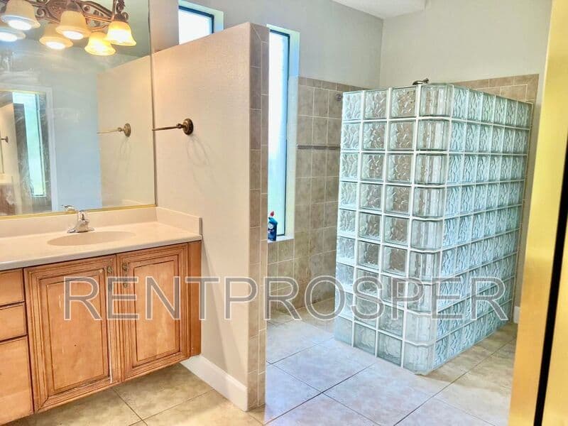 Ormond Beach House: 971 Stone Lake Drive