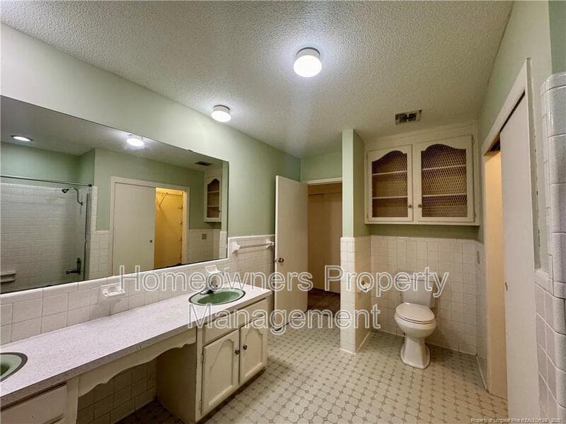 Spring Lake House: 400 Harrill Cir