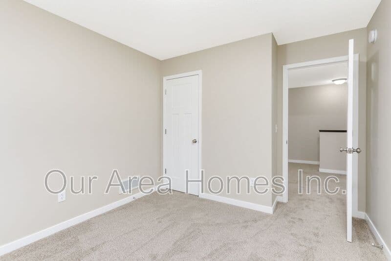 Otsego House: 6138 Manchester Ave NE