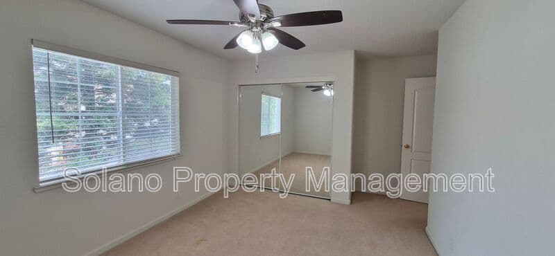 Dixon House: 2080 Mariposa Drive