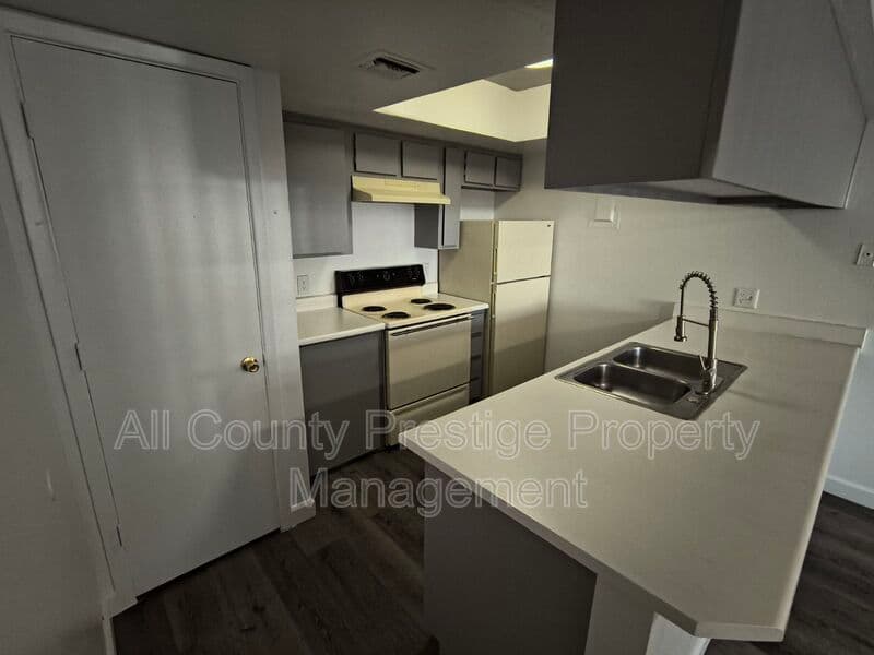 Tempe Apartment: 905 S Dorsey Lane