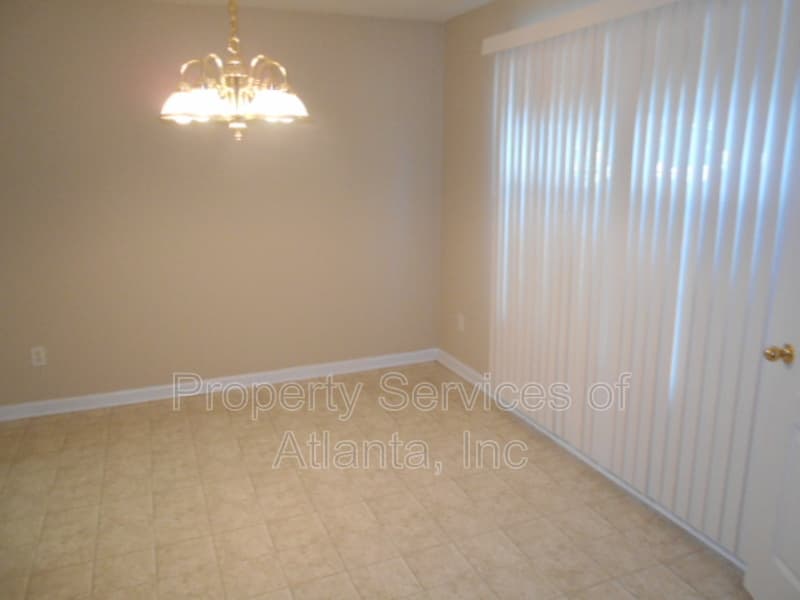 Douglasville House: 7712 Autry Cir