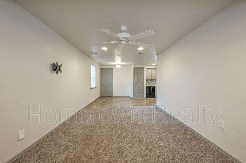 Del City House: 2124 S Sunnylane Road