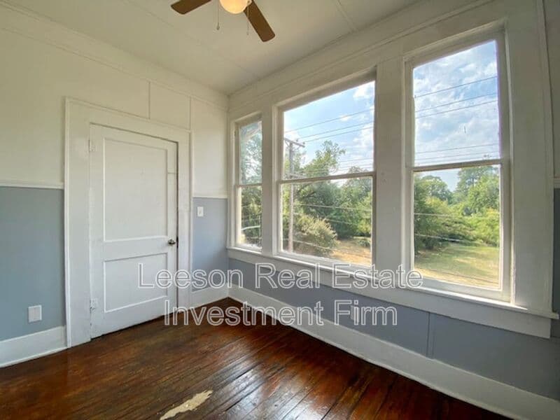 SHREVEPORT House: 314 1/2 KINGS HIGHWAY