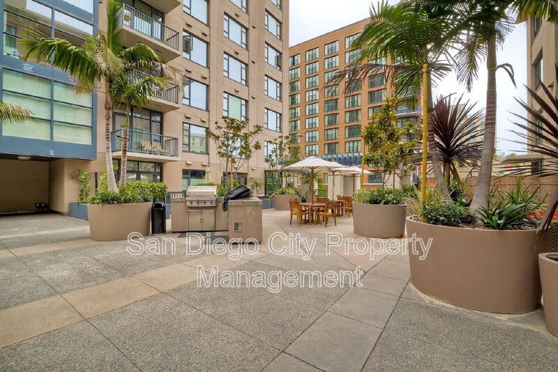 San Diego House: 530 K Street