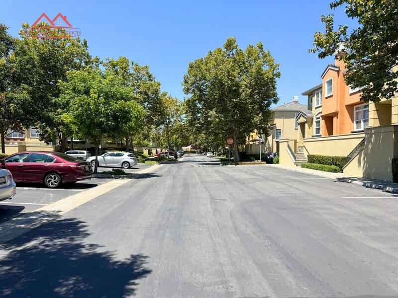 Fremont House: 3634 Fitzsimmons Cmn