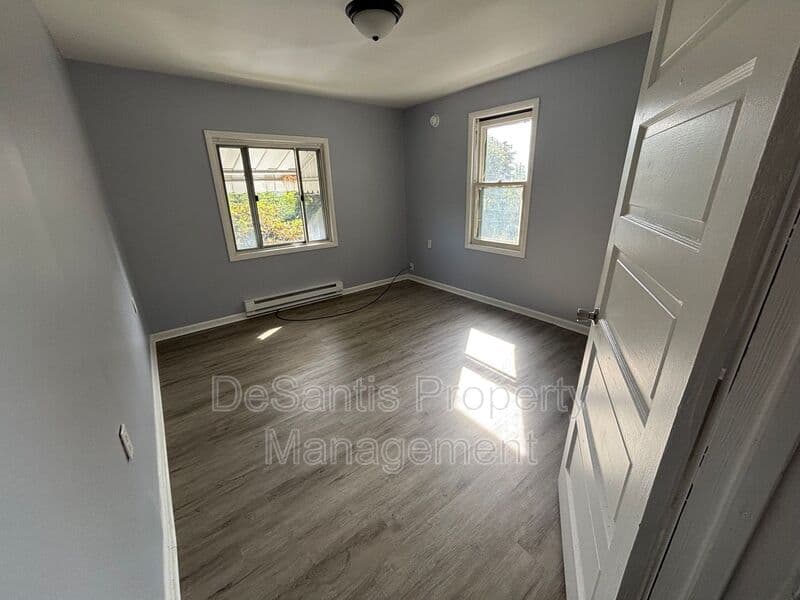 Beaver Falls House: 1813 West Avenue