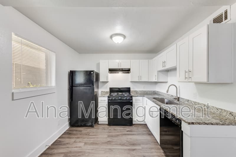 Dallas House: 12708 Schroeder Rd