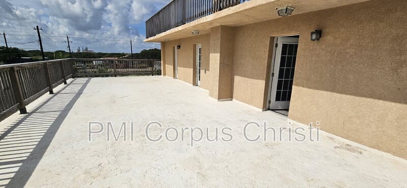 Corpus Christi House: 3842 Lynda Lee Drive