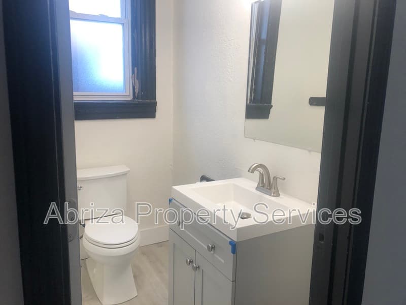 St. Louis Townhome: 3552 Nebraska Ave
