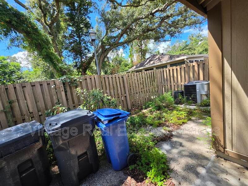 Brandon House: 851 Creekway Ct