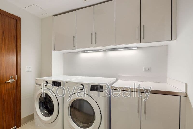 Honolulu Condo: 1555 Kapiolani Blvd