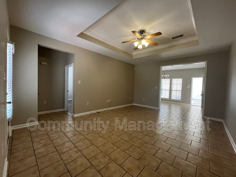 Gonzales House: 40357 Creekway Cove Ct