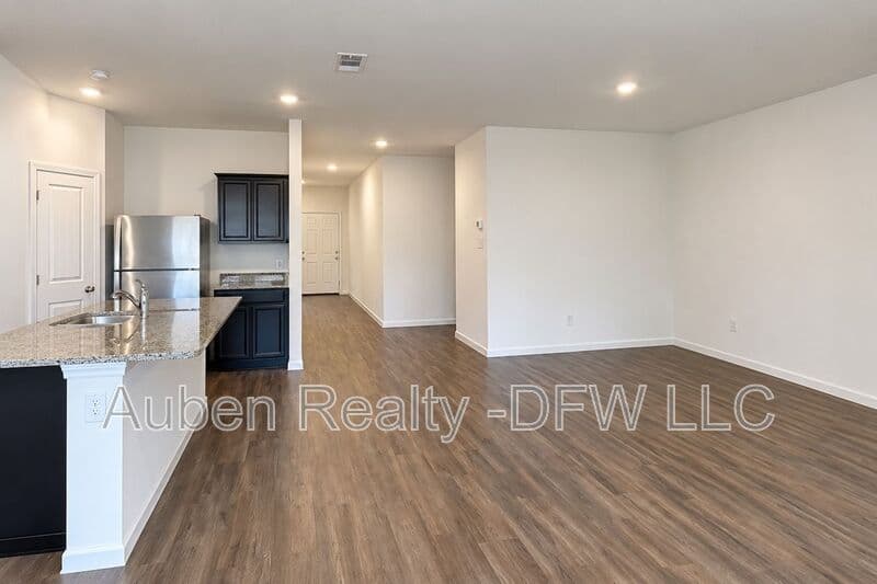 Fort Worth House: 6525 Trident Court