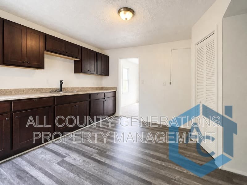 Cleveland House: 12308 Sobieski Ave