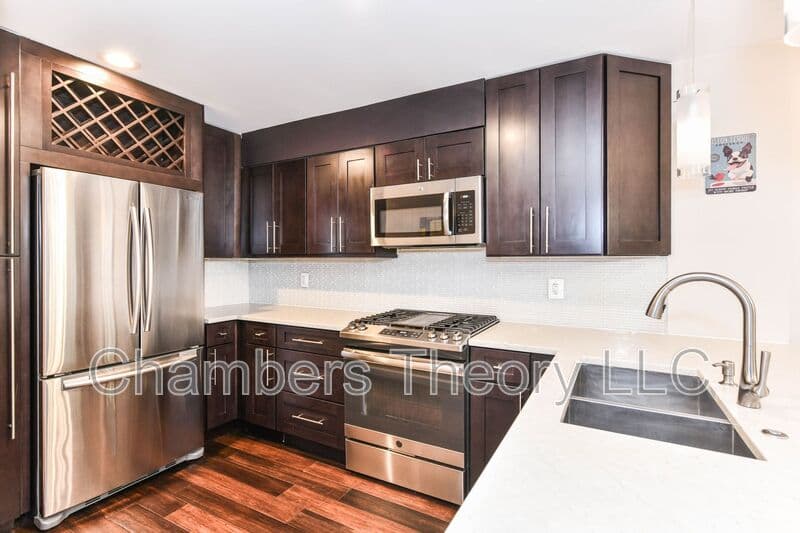 Reston House: 11475 Washington Plz W