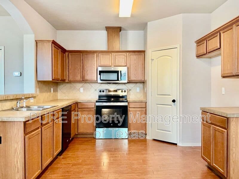 Georgetown Townhome: 124 S. Holly Street