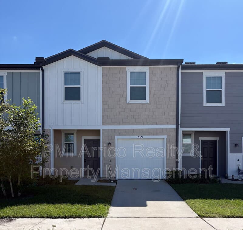 Gibsonton Townhome: 6371 Kay Morgan Lane