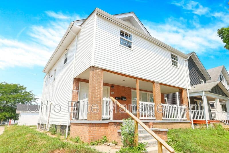 Columbus House: 85 S Wheatland Ave