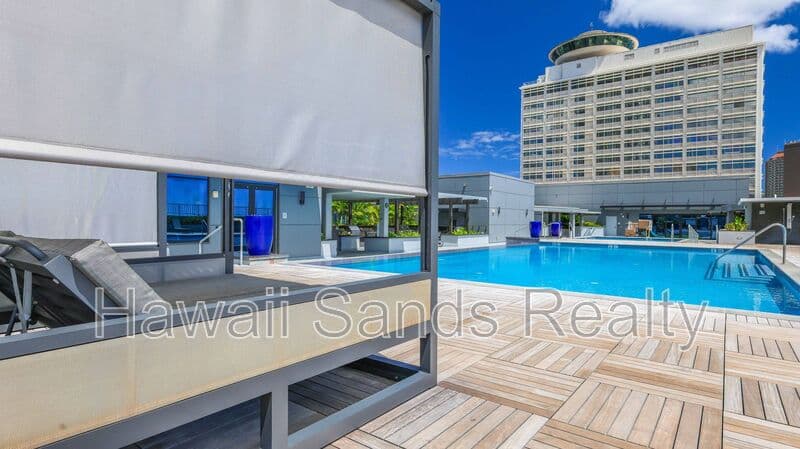 Honolulu Condo: 1391 Kapiolani Blvd