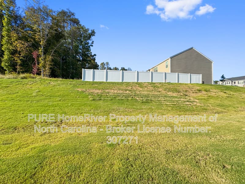 Winston Salem House: 4716 Mount Hope Dr