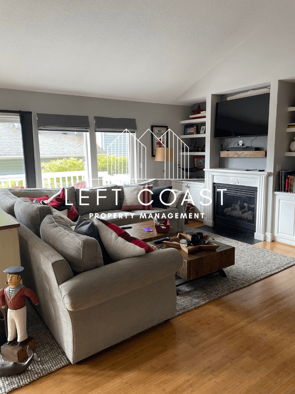 Lincoln City House: 1545 Northeast Regatta Way