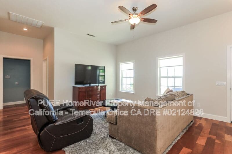 Murrieta House: 36475 Avenida La Cresta