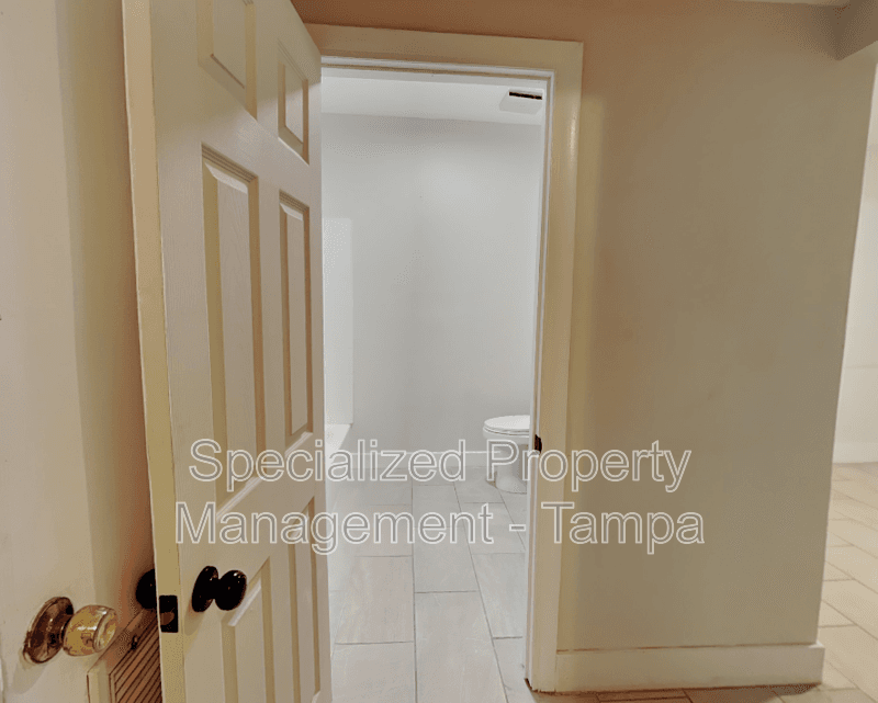 Tampa House: 3801 1/2 W Palmira Ave