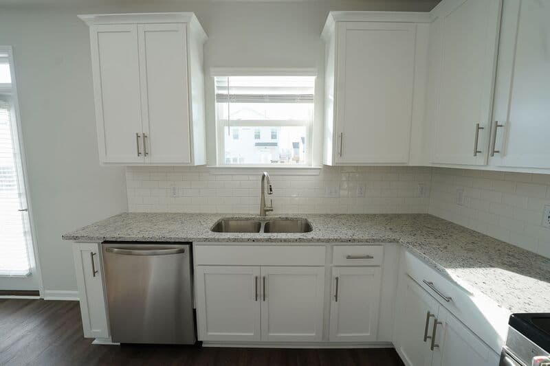 Savannah House: 257 Brookline Dr