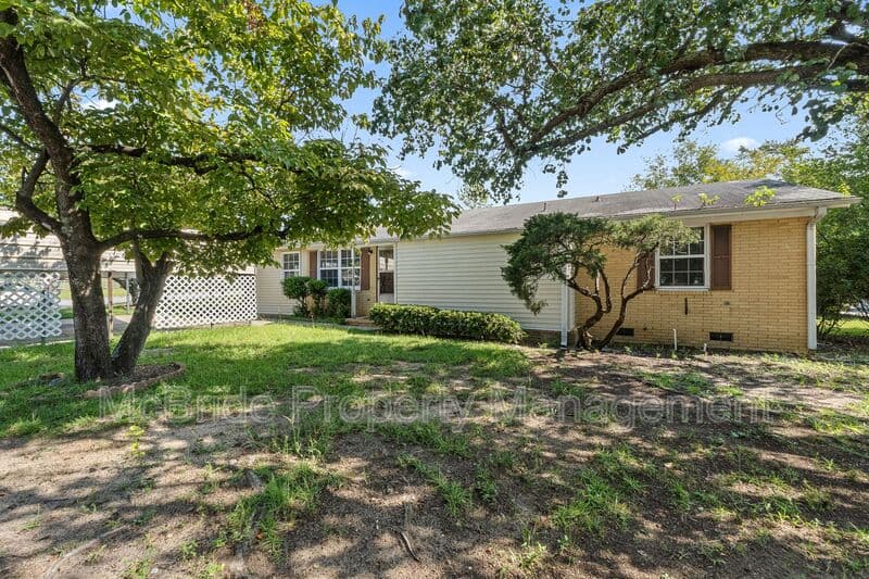 Augusta House: 3008 Claudia Drive
